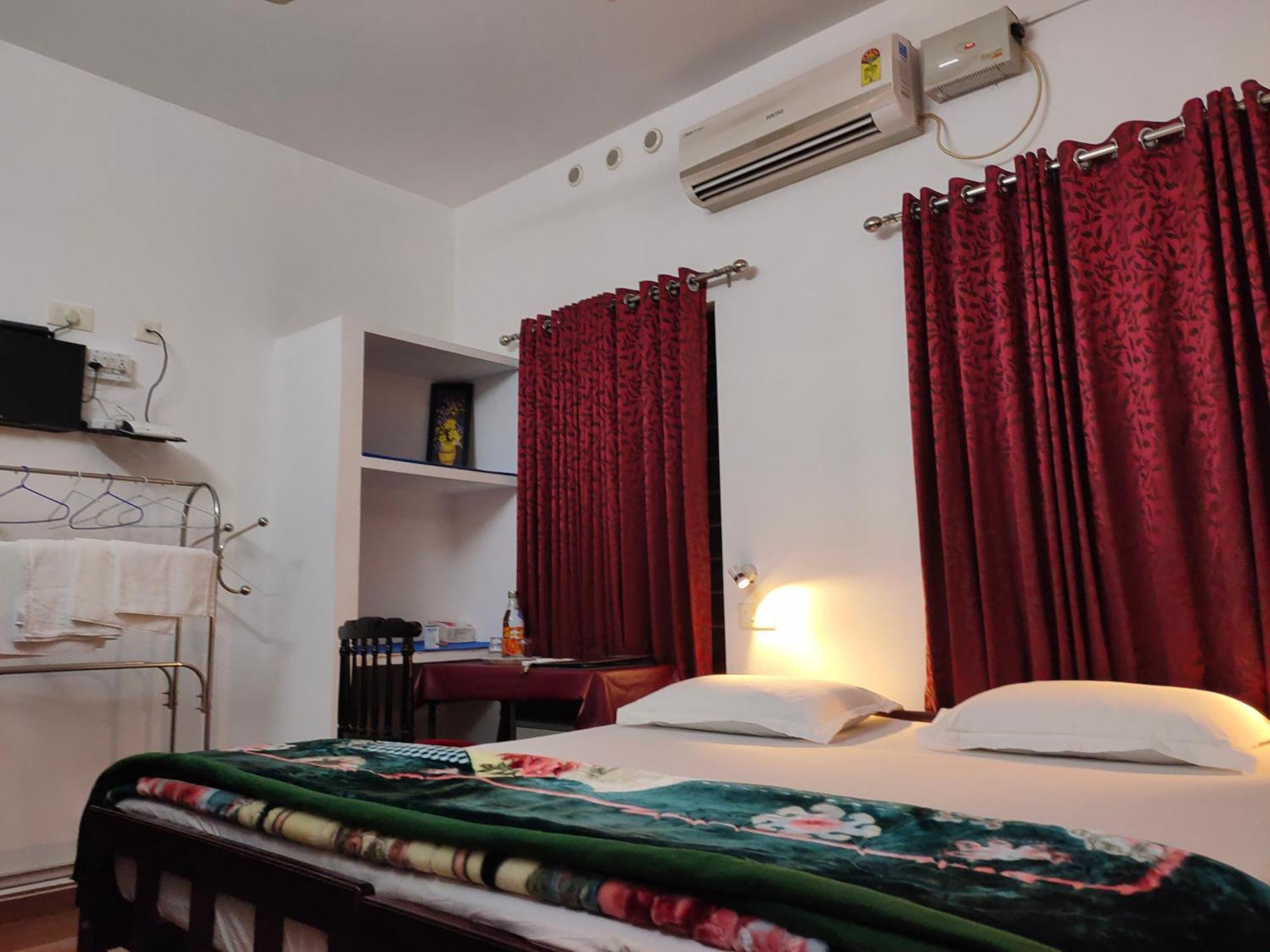 Kuttickattil Gardens Homestay *